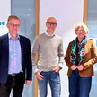 Gruppenfoto in der Apotheke am MHO in Osnabrück, v.l.: Frank Henning (SPD), Inhaber Carl Hendrik Leue, Verena Kämmerling (CDU) und Ramin Heydarpour, Pfizer 