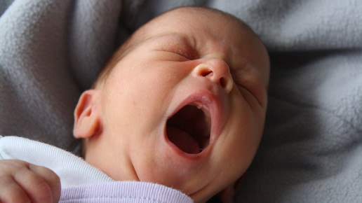 baby gaehnt sandra werner pixelio de