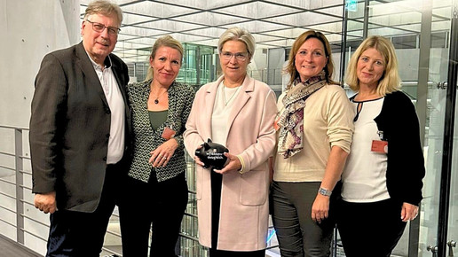 Vertreter der Freien Apothekerschaft in Berlin (v.l. Reinhard Rokitta, Doreen Wegner, Simone Borchardt, Daniela Hänel, Cordula Eichhorn)