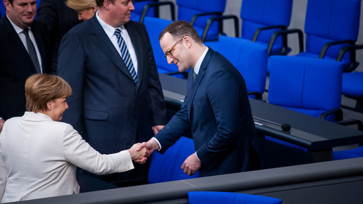 Impfstoff-Beschaffung: Kanzlerin setzt Arbeitsgruppe ein