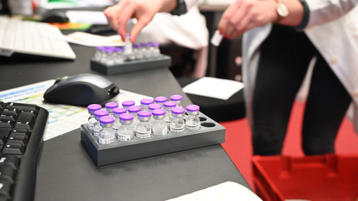 Zusagen über Impfstoffe: Apotheken und Ärzte müssen warten