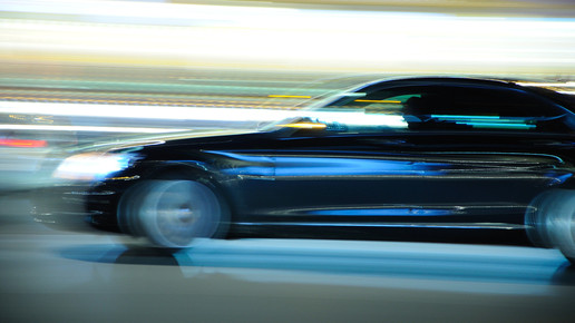 auto in fahrt ringo krause pixelio