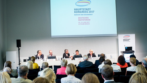 hsk debatte podium domma