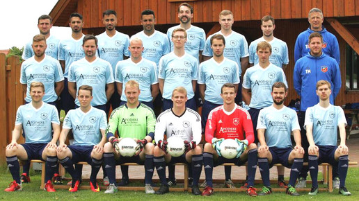 FC FW Zetel Trikotvorstellung Sponsoring Apotheke am Rathaus Bernd Gentemann