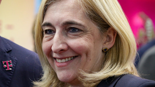 Nina Warken auf einer Veranstaltung