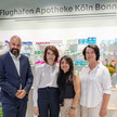 Thilo Schmid, Vorsitzender der Flughafen Köln/Bonn GmbH (v.l.), die Betreiberinnen Olja Rosengaft und Sepideh Mir Jafari sowie Frigga Finkentey (Retail Managerin am Flughafen).