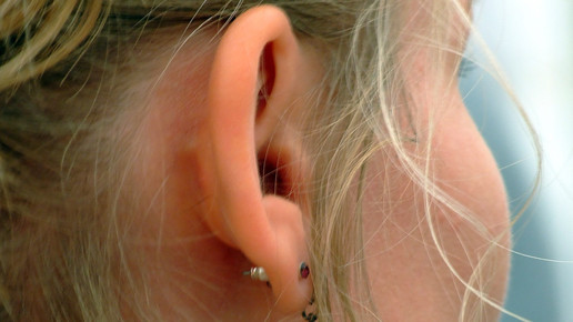 ohr blondefrau rebel pixeliode