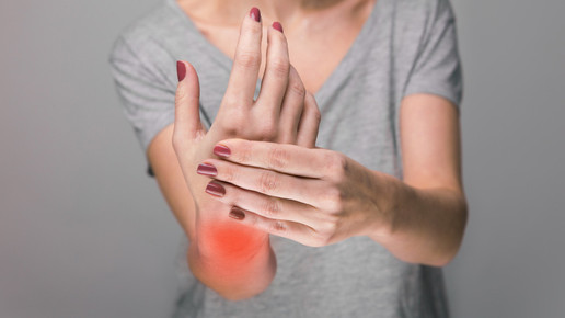 Hand mit Schmerzen