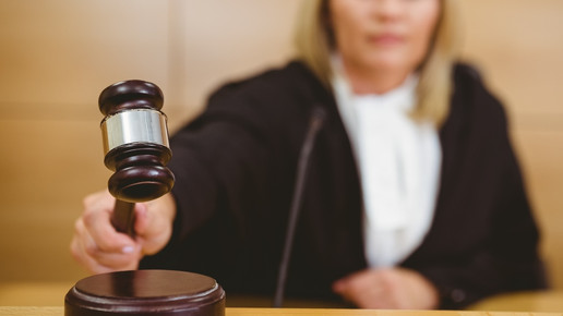 Ex-Richterin angeklagt: Für Vater Corona-Regeln umgangen