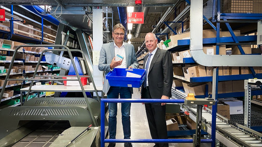 Dr. Michael Kuck und Dr. Peter Liese während des Besuchs in der Noweda-Niederlassung in Essen. 