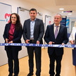 Gruppenfoto bei der Eröffnung: Professor Dr. Uwe Platzbecker, Medizinischer Vorstand Uniklinikum Dresden (v.l.), Staatssekretärin Dagmar Neukirch, Staatsministerium für Soziales, Gesundheit und Gesellschaftlichen Zusammenhalt, Steffen Thiele, Geschäftsführer Klinikum Oberlausitzer Bergland, Dr. Stefan Windau, Vorstandsvorsitzender der KV Sachsen, Dr. Manuela Sipli, Stellv. Vorstandsvorsitzende der KV Sachsen.