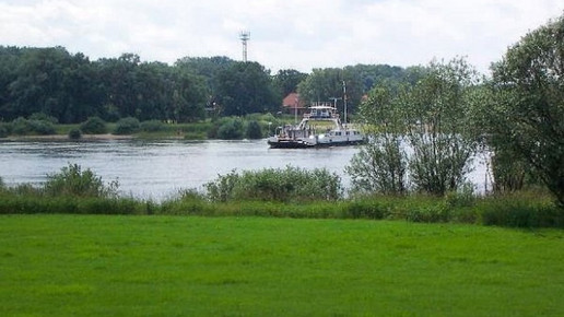 0002-1281705744 8324