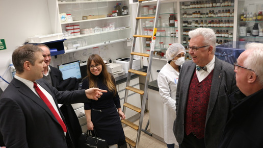 Cemile Giousouf 3 Internationale Rathaus-Apotheke