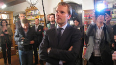 Bahr besucht Notdienst-Apotheke