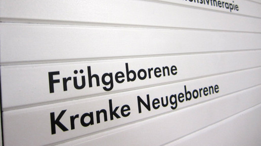 Wegweiser zu Frühgeborenen-Station