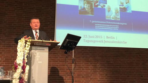 groehe pflegekongress bmg facebook