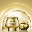 Die Vichy Neovadiol Longevity Pro-Volumen Crème sorgt für prallere Haut ab 50 Jahren und kommt mit einem Nachfüllpack in die Apotheken.