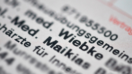 Arztbezeichnung: Kassen klären Retax-Gefahr