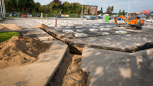 20151009 easy Apotheke Baustelle Graben web