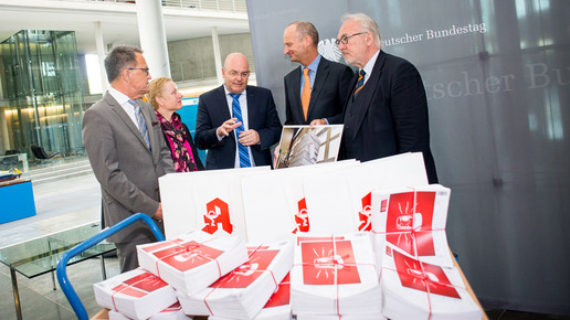 ABDA uebergabeunterschriften06 domma