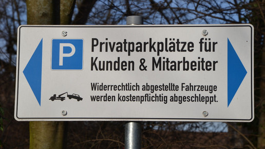 parkplatz schild privat Marc Holzapfel pixeliode