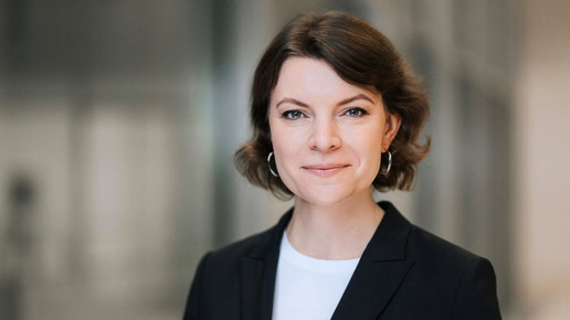 Emmi Zeulner im Portrait