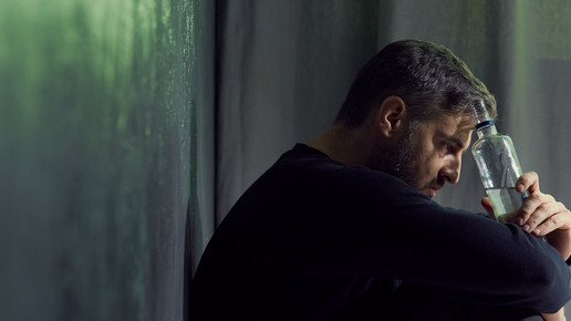 Alkoholsucht: Neue Wirkstoffkombination getestet