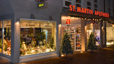 Modelleisenbahn im Schaufenster der St. Martin Apotheke Fritzlar