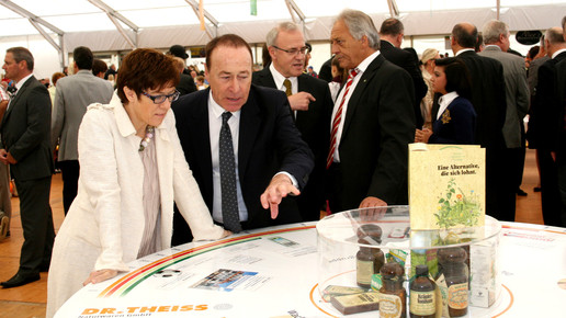 theiss Kramp-Karrenbauer theiss