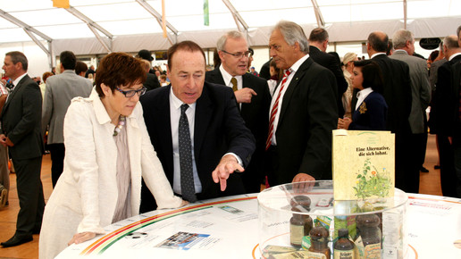 theiss Kramp-Karrenbauer theiss