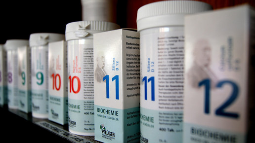 Deklariert: Silicea D12 – Enthalten: Calcium phosphoricum D6