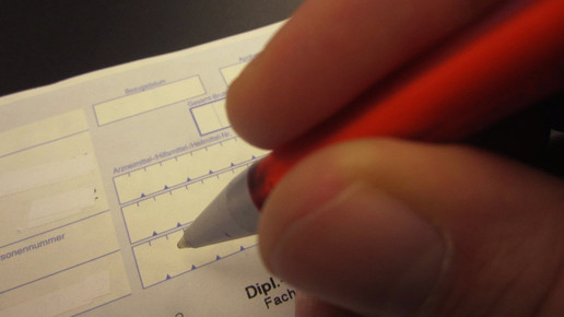 75.000 Euro: Rentner zockt Krankenversicherung ab