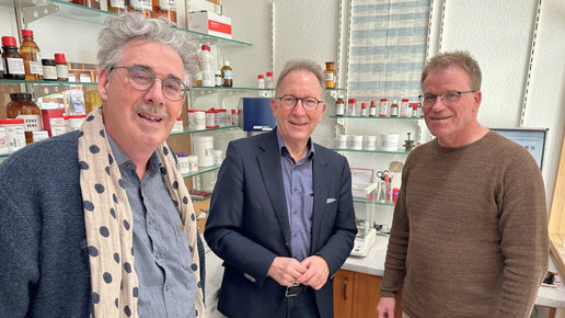 Austausch zwischen Apotheker Albert Rehm, CDU-Gesundheitsexperten Erwin Rüddel und dem Vizepräsidenten der Landesapothekerkammer Thomas Christmann
