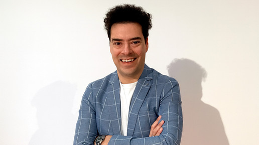 Apotheker Dr. Devid El Wahsch lächelt. Mehr dazu im Artikel.