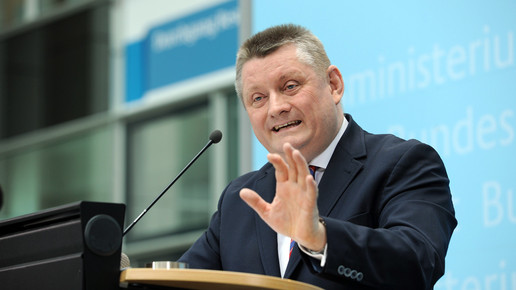 groehe 20140326-seitlich-eh