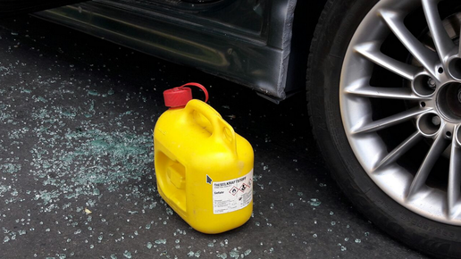 Dominicus-Apotheke Einsatz Kanister Polizei Berlin