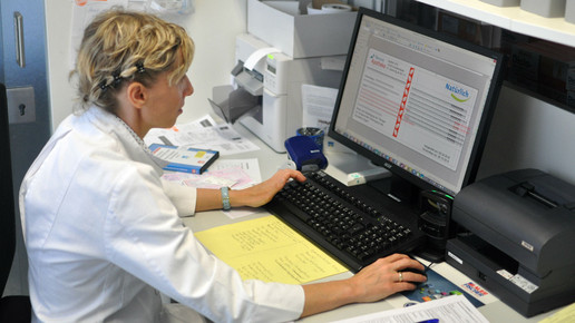 theresia apo etikett