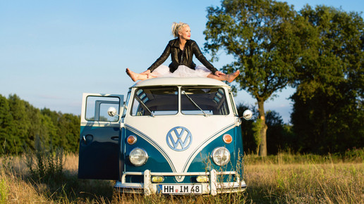 ina mueller sitzt sandraludewig music gmbh