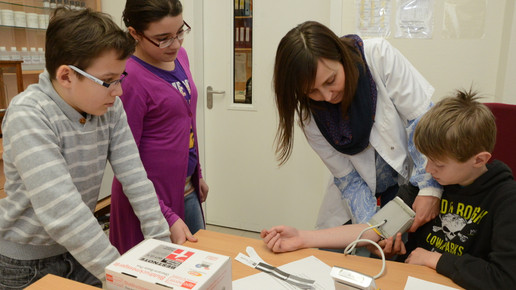 schulbesuch9 loewen apotheke luckenwalde loewen apo