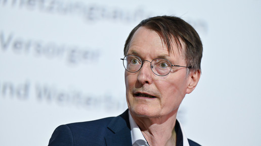 Pflegeversicherung: Lauterbach unter Druck