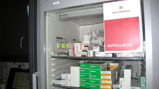 berlinapo hackescher kuehlschrank aa