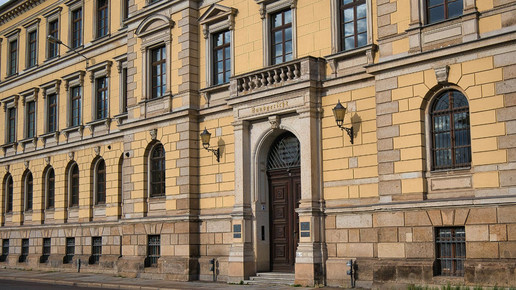 Luftrezepte: Investor-Apotheker vor Gericht