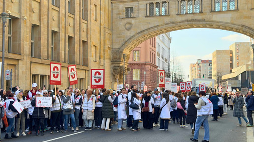 Protestzug in Berlin am BMG