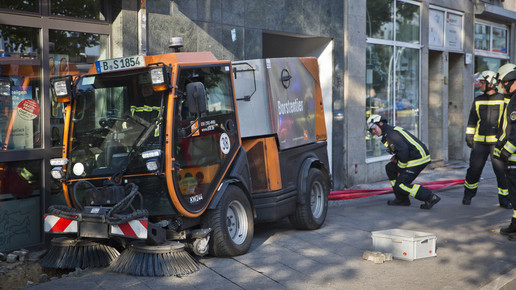Kehrmaschine Unfall Abix