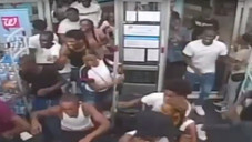 Flashmob verwüstet Apotheke