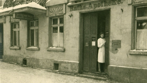 historisch 9 Raths-Apotheke