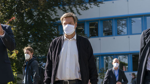 Habeck: Sofortige Weichenstellung für allgemeine Impflicht