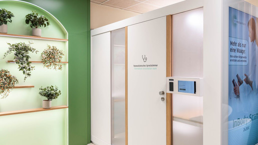 Die Kabine des S Medical Room im Kaufland Center Mosbach von außen