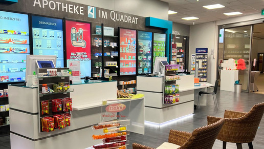 die moderne Center-Apotheke "Apotheke im Quadrat" von innen