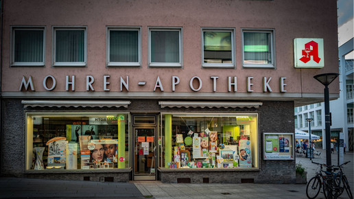 Die Mohren Apotheke am Ulmer Münsterplatz
